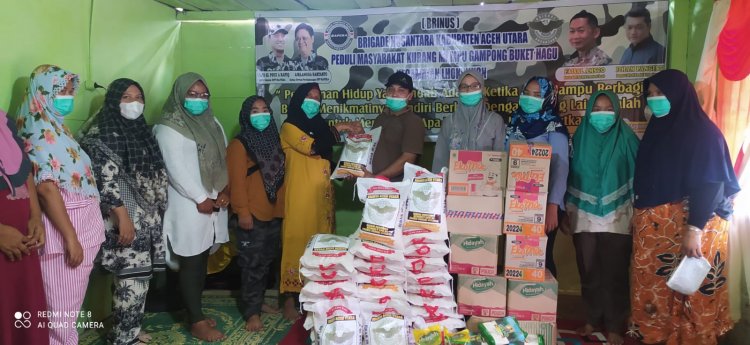 Relawan Bapera Wilayah Kabupaten Aceh Utara Berikan Bantuan Sembako Untuk Warga Kurang Mampu