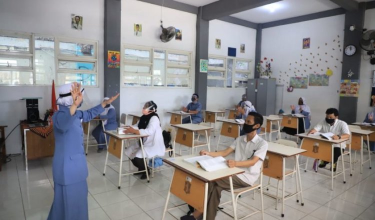 Tunjangan Insentif Guru Madrasah Bukan PNS Rp 300 Ribu Telah Cair