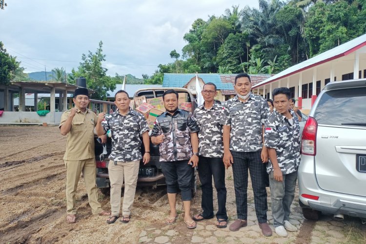 Momen Beberapa Anggota Bapera Lombok Barat Yang Turun Langsung Untuk Membantu Korban Bencana