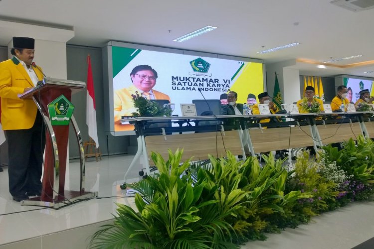 Momen Ketika Idris Laena Memberikan Sambutan Karena Terpilih Menjadi Ketua Umum Satuan Karya Ulama Indonesia