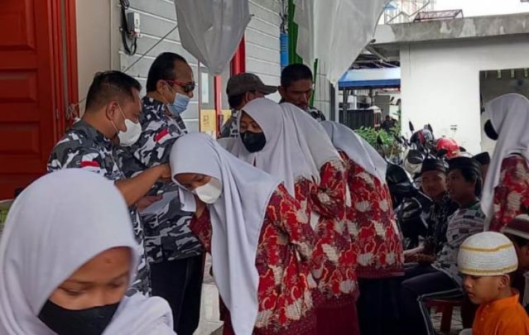 Fahd El Fouz Arafiq Salurkan Santunan Untuk 100 Anak Yatim Piatu Di Riau