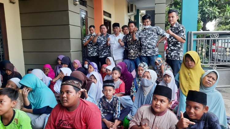 Fahd El Fouz Arafiq Serahkan Santunan Anak Yatim Piatu Di Provinsi Banten
