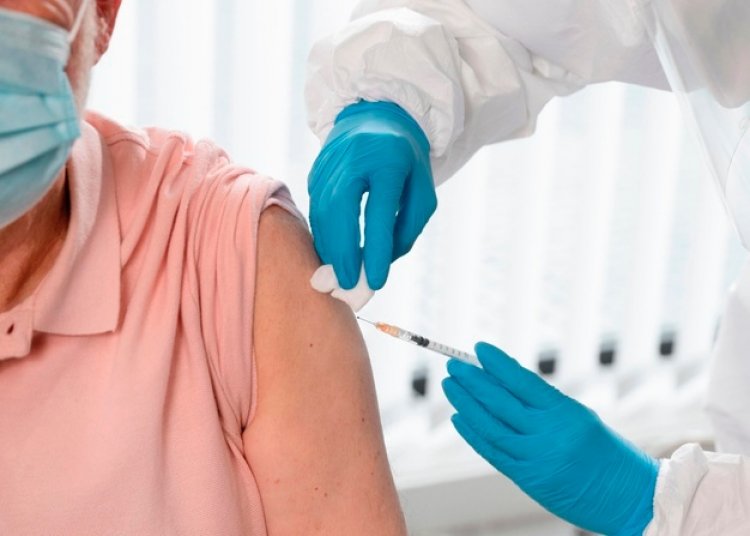 Vaksin Booster Covid-19 Akan Diberikan Mulai 12 Januari, Gratis atau Bayar?