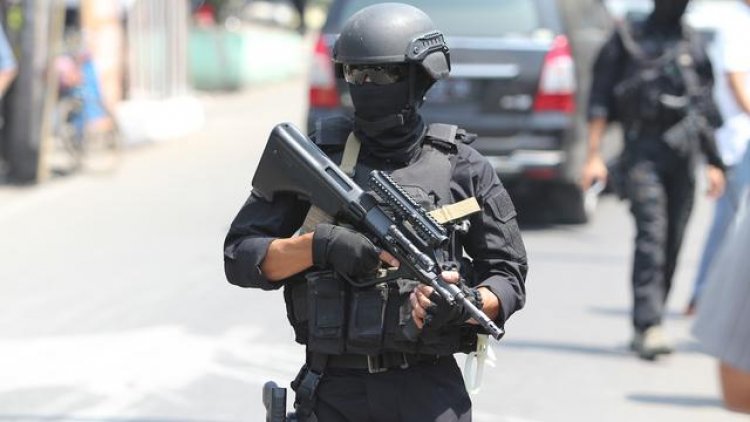 Densus 88 Tangkap 7 Tersangka Teroris Jaringan JI Dan ISIS