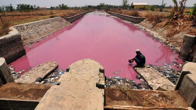 Air Sungai Di Denpasar Berwarna Merah, DLHK Tertibkan Usaha Sablon
