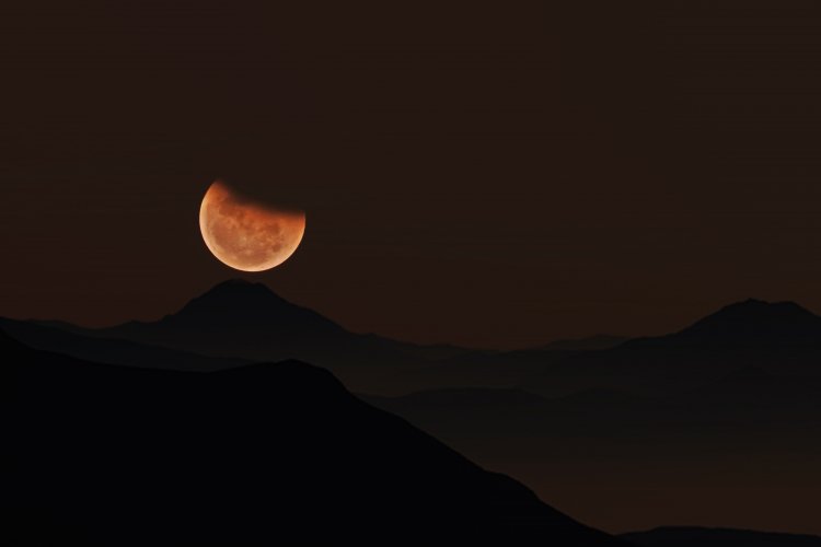 Link Nonton Gerhana Bulan Total Blood Moon 15 - 16 Mei