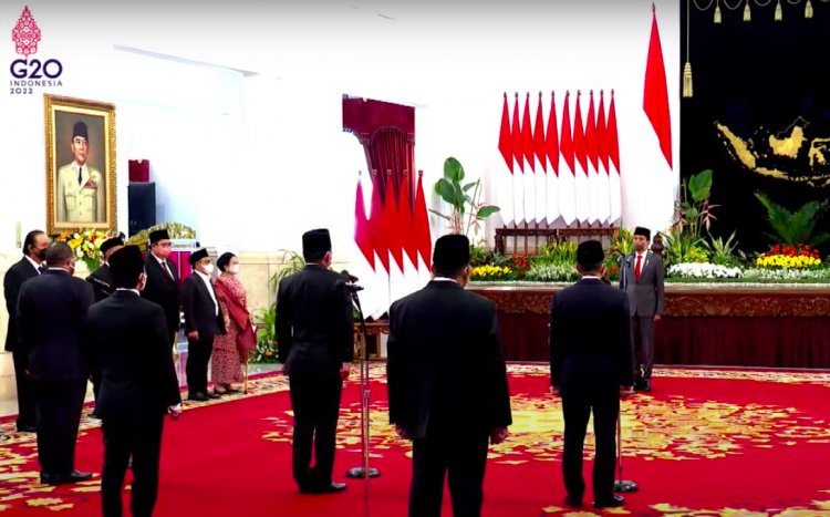 Resmi! Jokowi Lantik 2 Menteri Dan 3 Wakil Menteri Baru Kabinet Indonesia Maju