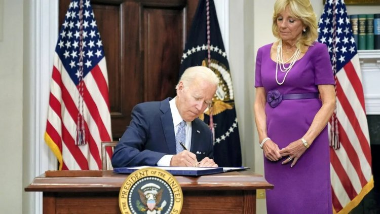 Joe Biden Akhirnya Sahkan UU Kontrol Senjata Api!