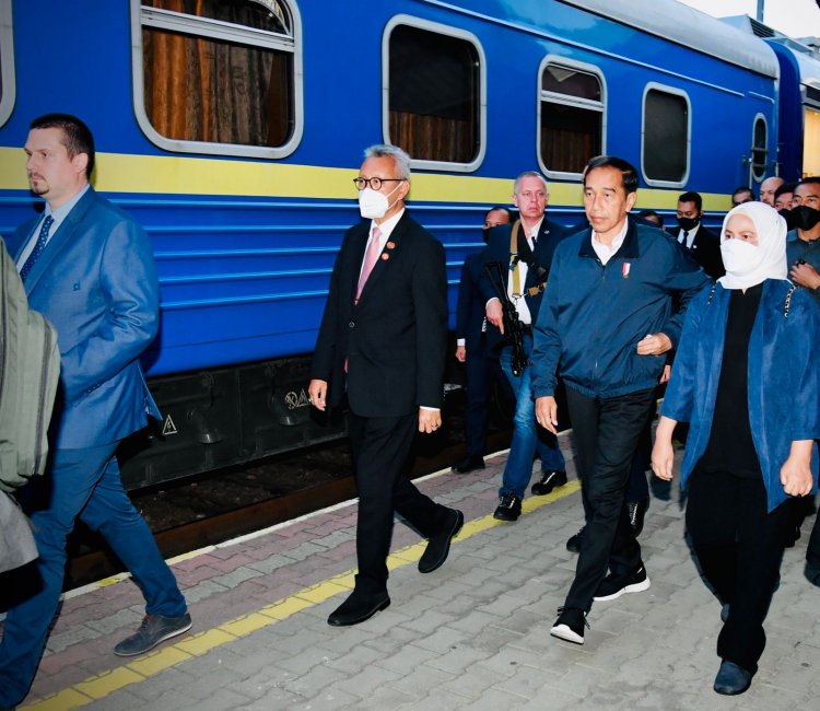 Tak Disangka! Jokowi Berangkat Ke Ukraina Naik Kereta Selama 12 Jam