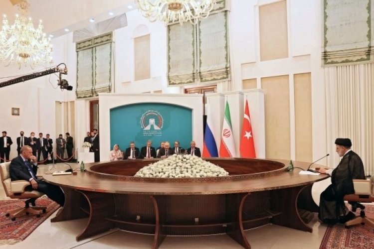 Momen Presiden Iran Konferensi Pers Dengan Putin Dan Erdogan
