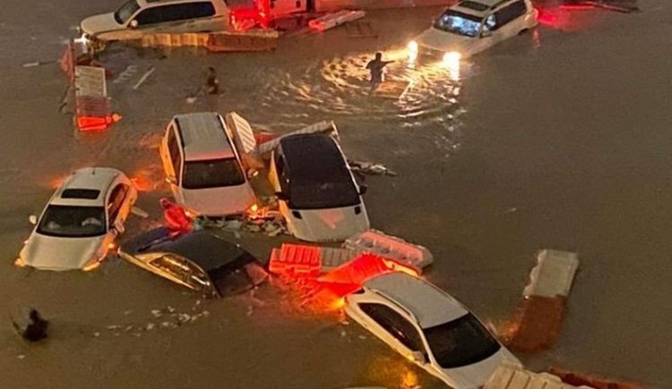Hujan Deras Dan Banjir Di Uni Emirat Arab Membuat 7 Orang Tewas