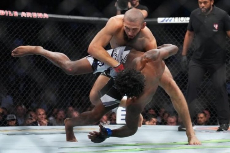 Hasil UFC 279:  Chimaev Tumbangkan Holland, Perpanjang Rekor Tak Terkalahkan