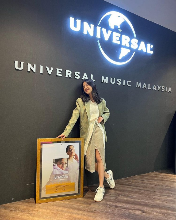 Keisya Levronka Menang Penghargaan Di Malaysia, Tapi Dicibir Karena Nyanyi Fals Lagi!