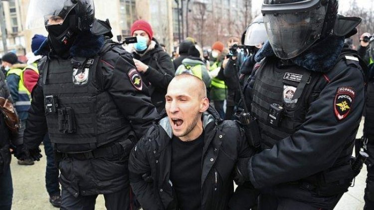 Sadis! Warga Rusia Pilih Patahkan Kaki Agar Tak Dikirim Ke Ukraina