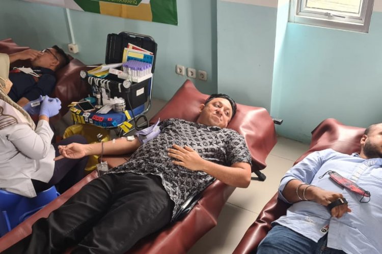 Fahd A Rafiq lakukan donor darah di Rumah Sakit Citra Arafiq