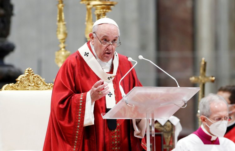 Paus Fransiskus Beri Peringatan Pastor dan Biarawati Yang Suka Nonton Film Porno