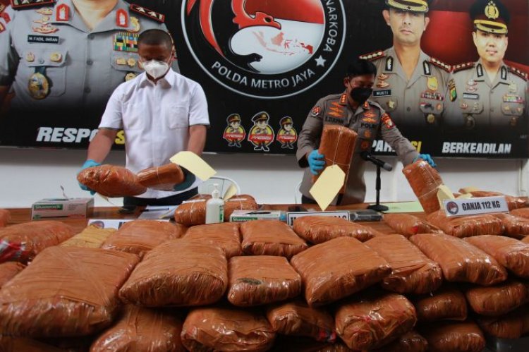 Polisi Berhasil Gagalkan 112 Kg Ganja Jaringan Sumatera Yang Akan Diedarkan Tahun Baru di Jakarta