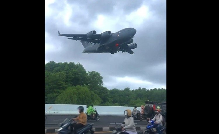 Pesawat US Air Force Mendarat Di Bandara Bali, Ada Apa? Ini Alasannya!