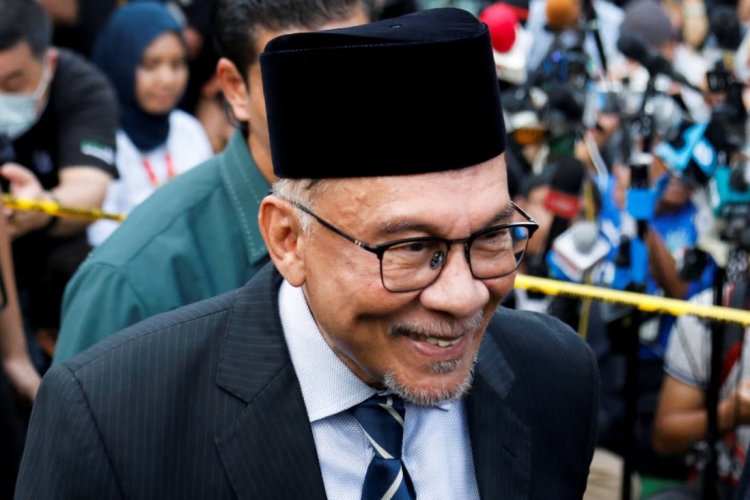 Anwar Ibrahim Resmi Jadi PM Malaysia Usai Drama Pemilu