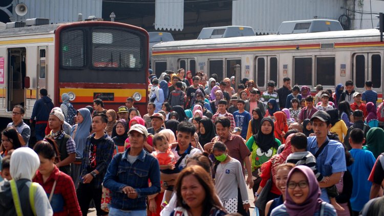 Siap-Siap! Tahun Depan Tarif KRL Commuter Line Akan Naik