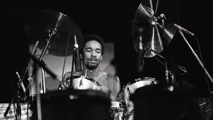 Drummer Earth, Wind & Fire, Fred White Meninggal Dunia di Usia 67