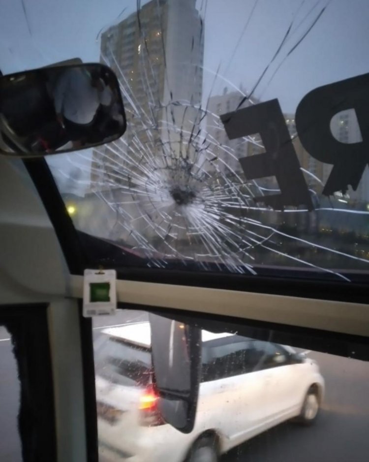 Persita Hukum Suporter Usai Terjadi Penyerangan Batu ke Bus Persis Solo