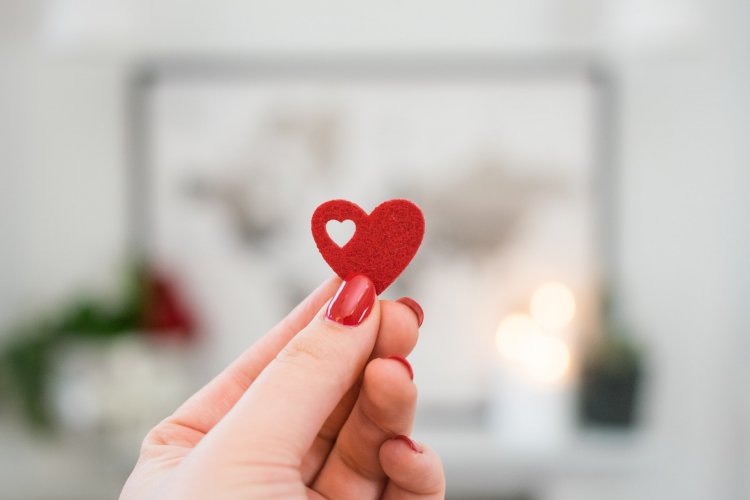 Rayakan Valentine Dengan Pakai Twibbon Valentine di Media Sosial