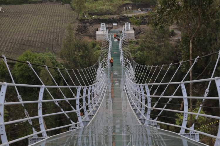 Jembatan Kaca Bromo Bakal Dibuka Oktober 2023!
