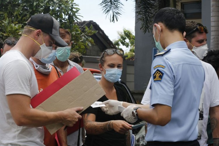 Kemenkumham Larang Viralkan Foto dan Video Bule Langgar Aturan di Bali