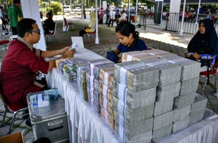 Daftar Lengkap Lokasi Tukar Uang Baru di Bandung & Surabaya