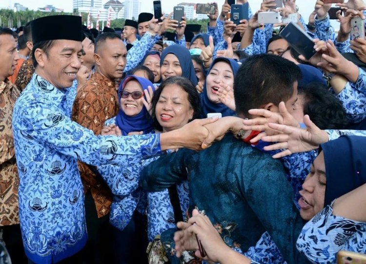Jokowi Teken Perpres Tentang Jam Kerja ASN Agar Lebih Fleksibel