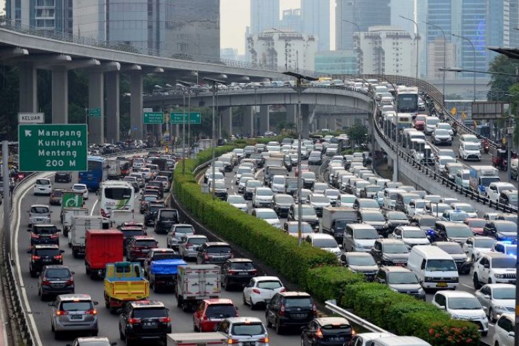 Kebijakan Jam Kerja Baru di Jakarta: Solusi Mengurangi Kemacetan Lalu Lintas