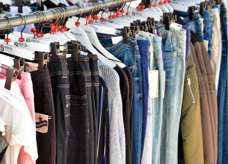 Kemendag Siapkan Perpres Larangan Perdagangan Baju Impor Bekas
