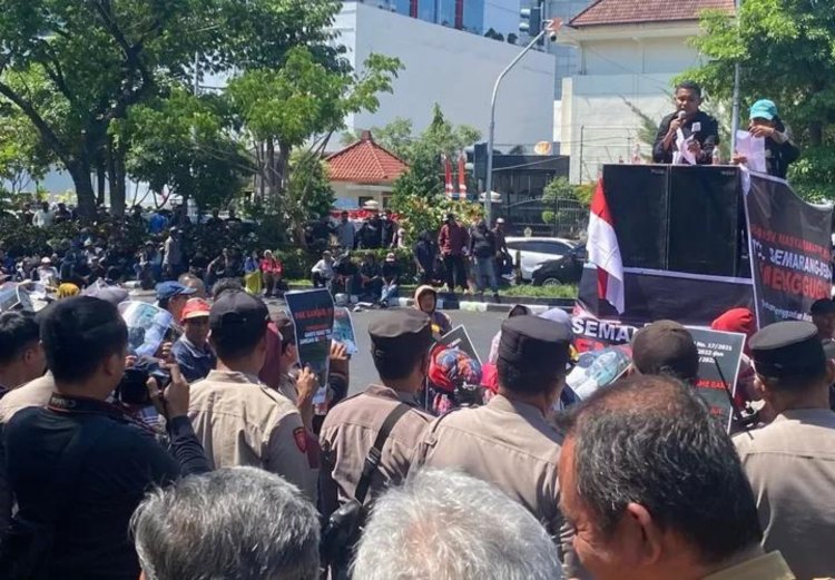 Warga Semarang Demo Minta Ganti Rugi Tanah Proyek Tol