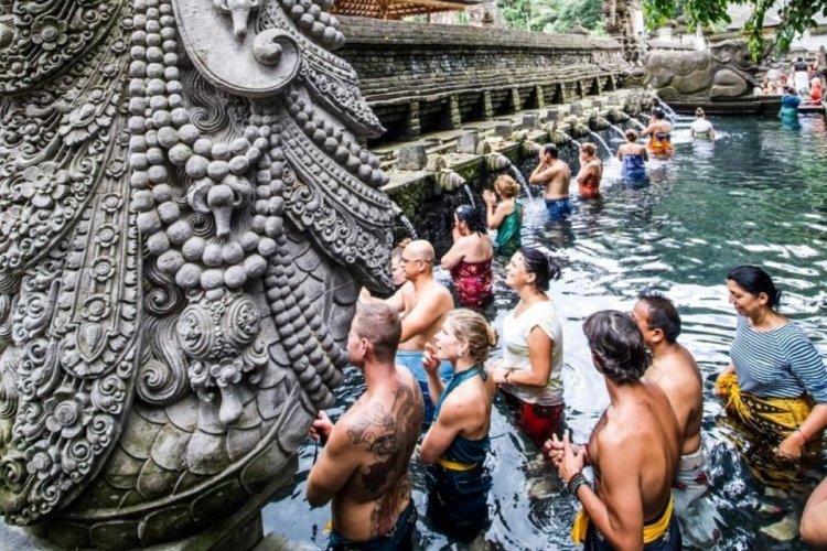 Turis Asing Bali Wajib Bayar Rp 150.000 Mulai Februari 2024