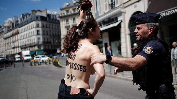 Wanita Telanjang Dada di Prancis Ditangkap Polisi