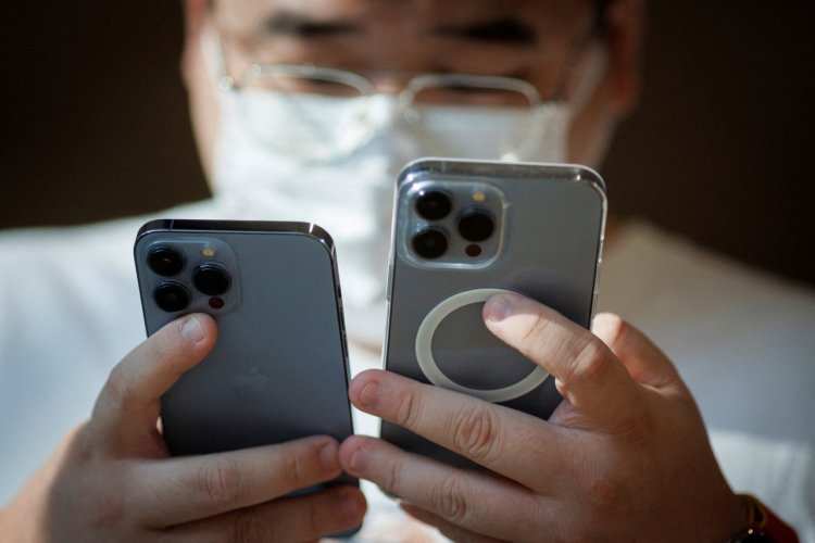 China Larang PNS Hingga Pejabat Pakai iPhone di Tempat Kerja