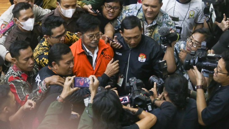 KPK Resmi Menahan Mantan Menteri Pertanian Syahrul Yasin Limpo Setelah Dijemput Paksa