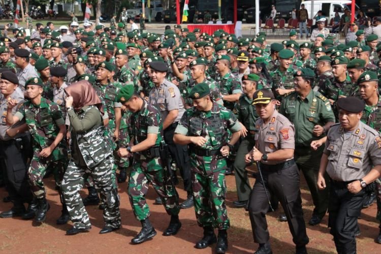 Jokowi Teken UU ASN, Jabatan Sipil Terbuka untuk TNI-Polri