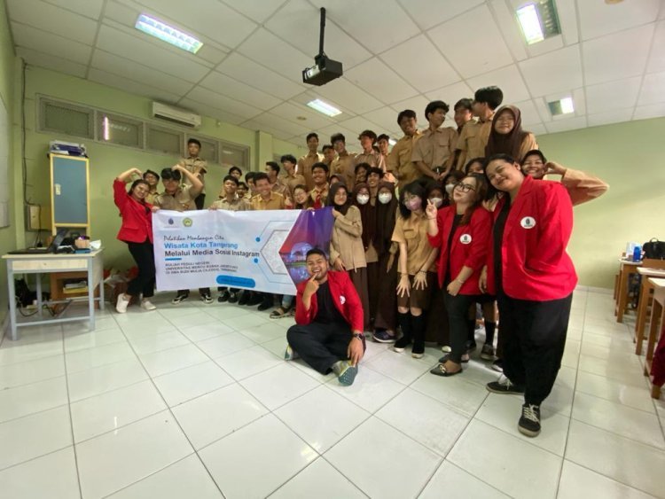 Mahasiswa Mercu Buana Jakarta Beri Pelatihan Membangun Citra