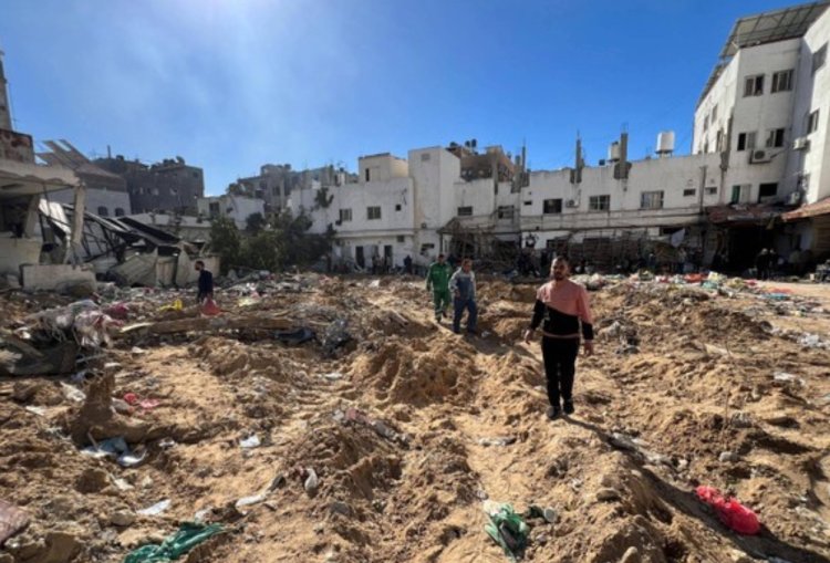 Puluhan Orang Palestina di Kubur Hidup-Hidup Buldoser Israel