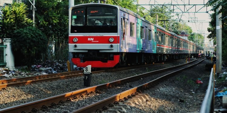 Jadwal Operasional KRL, MRT, dan LRT Saat Malam Tahun Baru 2024