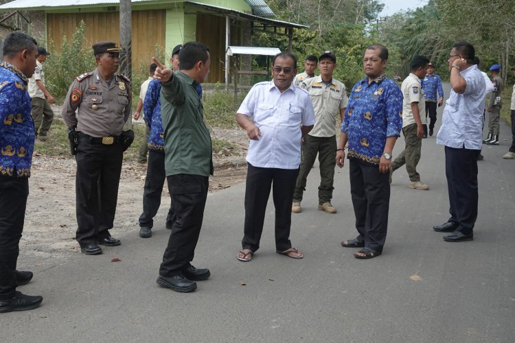 Pj. Bupati Paluta Bersama Kapolsek Padang Bolak Kunker Survei Hasil Pembangunan di Ujung Batu