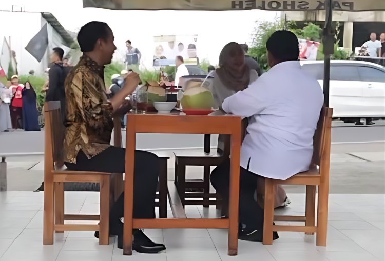 Lagi Serius Ngobrol, Ria Ricis Minta Kerupuk ke Prabowo Saat Makan Bakso Bareng Jokowi
