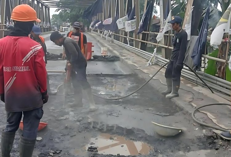 Akibat Baut Dicuri, Jembatan Cipendawa Ambles!