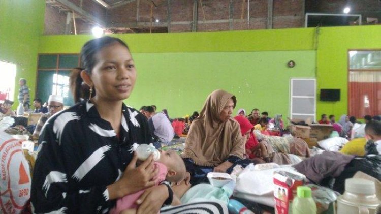 Ibu dan Bayi 3 Bulan Bertahan 18 Jam Tanpa Makan Saat Banjir Melanda Demak