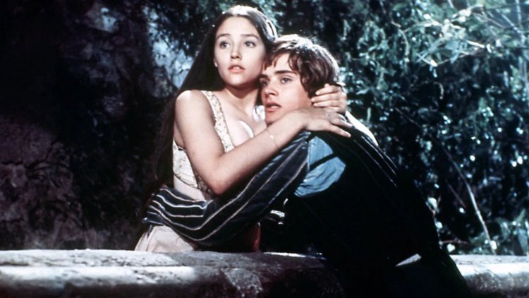 Pemeran Romeo and Juliet Gugat Paramount Pictures karena Adegan Telanjang