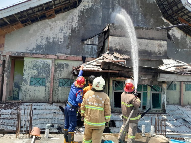 Gedung di Bekasi Kebakaran Diduga Gegara Bocah Main Petasan
