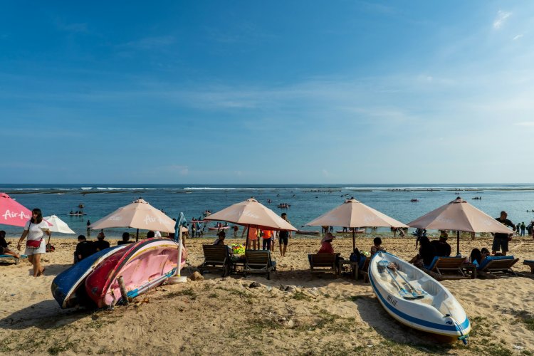 Dari 15 Ribu Turis Asing ke Bali per Hari, Hanya 5 Ribu yang Bayar Retribusi