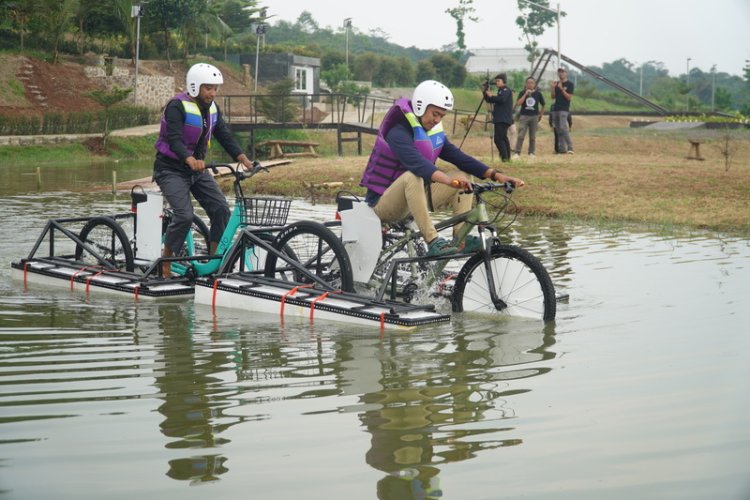Universitas Gunadarma Bikin Inovasi Perahu Listrik dan Sepeda Listrik Amfibi